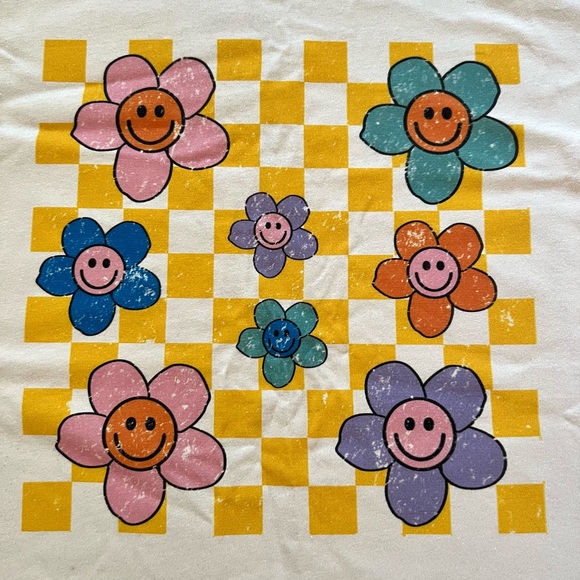 NWT Cream Flower Power Checkered Graphic Tee, Size M - Picture 3 of 6
